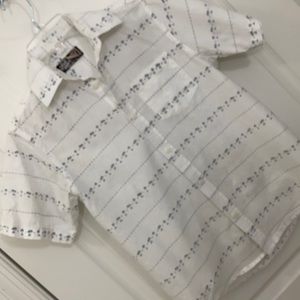 First Wave Boy’s Button Down Size 10/12 White/Blue